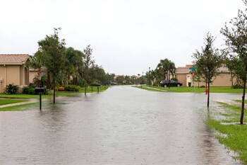 Flood Damage Restoration in Westwood Hills, Kansas by Complete Carpet Care & Restoration